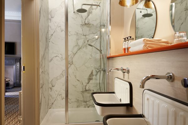 Round, Polished Edge Mirror by GEDY - Image 2